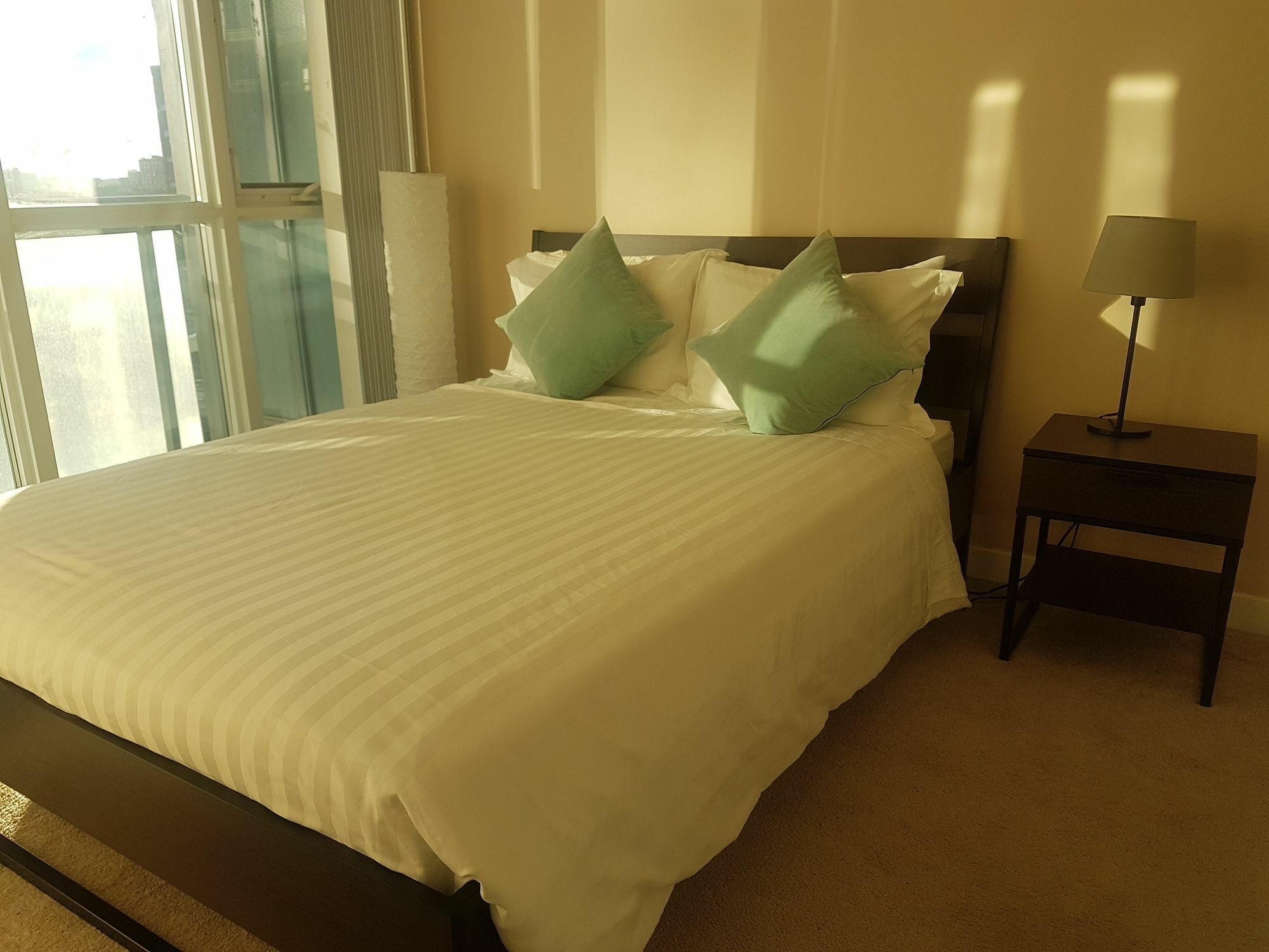 N2N Suites - Downtown Lake & City View Apartments Toronto Esterno foto
