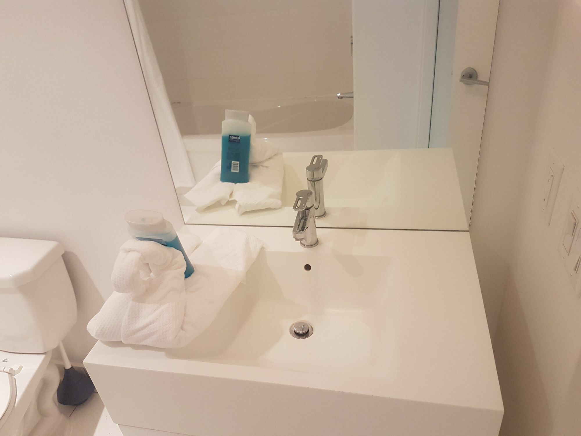 N2N Suites - Downtown Lake & City View Apartments Toronto Esterno foto